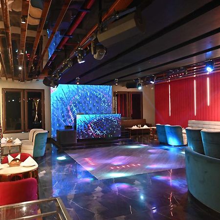 Отель Radisson Blu Горакхпур Экстерьер фото