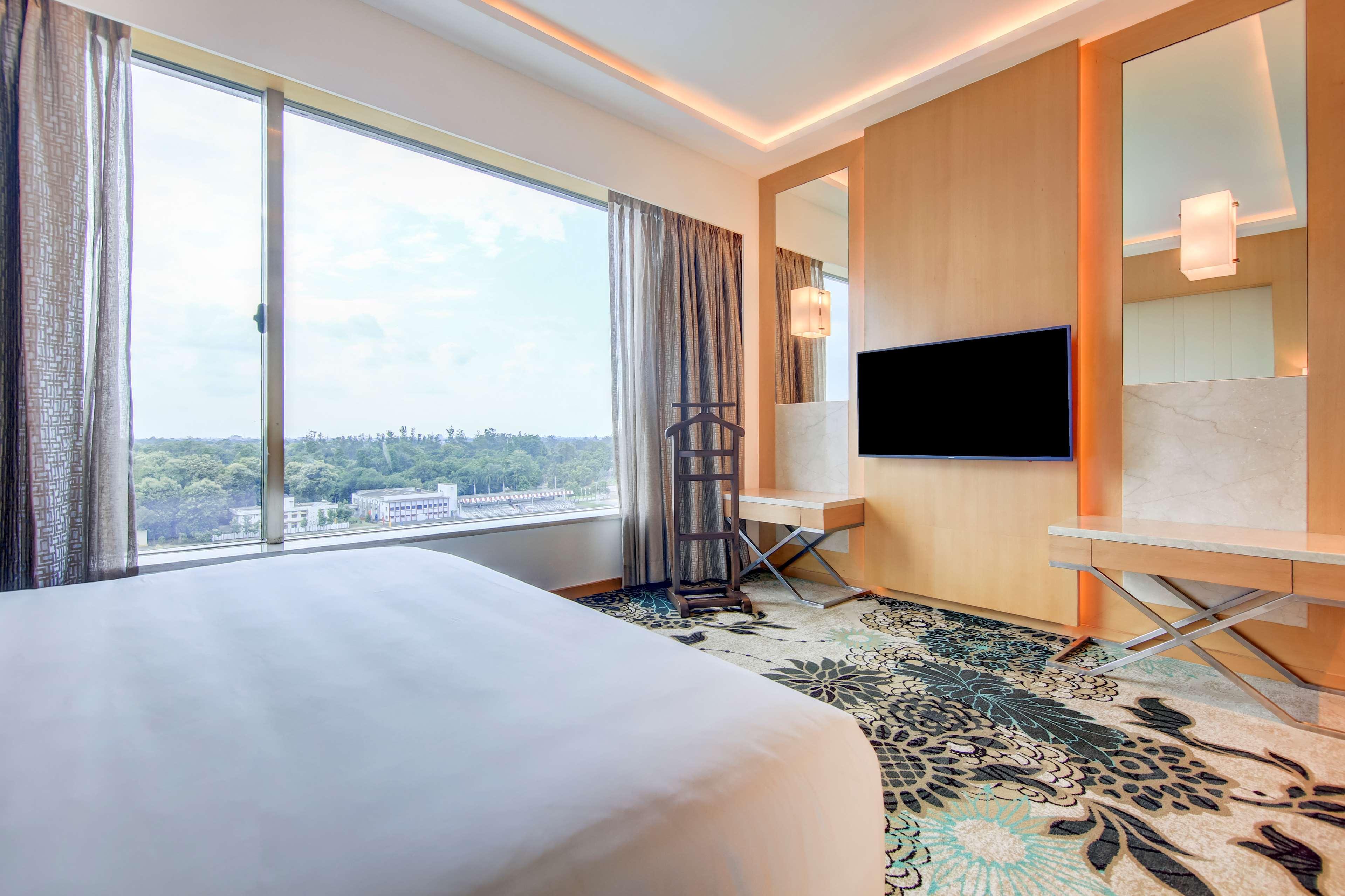 Отель Radisson Blu Горакхпур Экстерьер фото